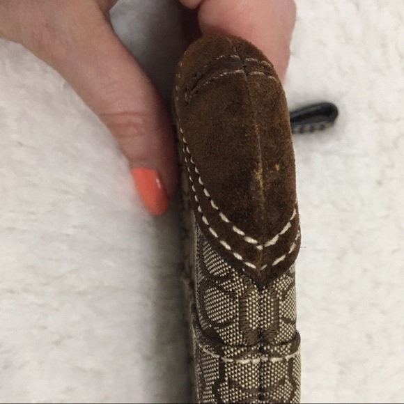 COACH Change Purse - Mini Signature with Suede - Picture 2 of 3